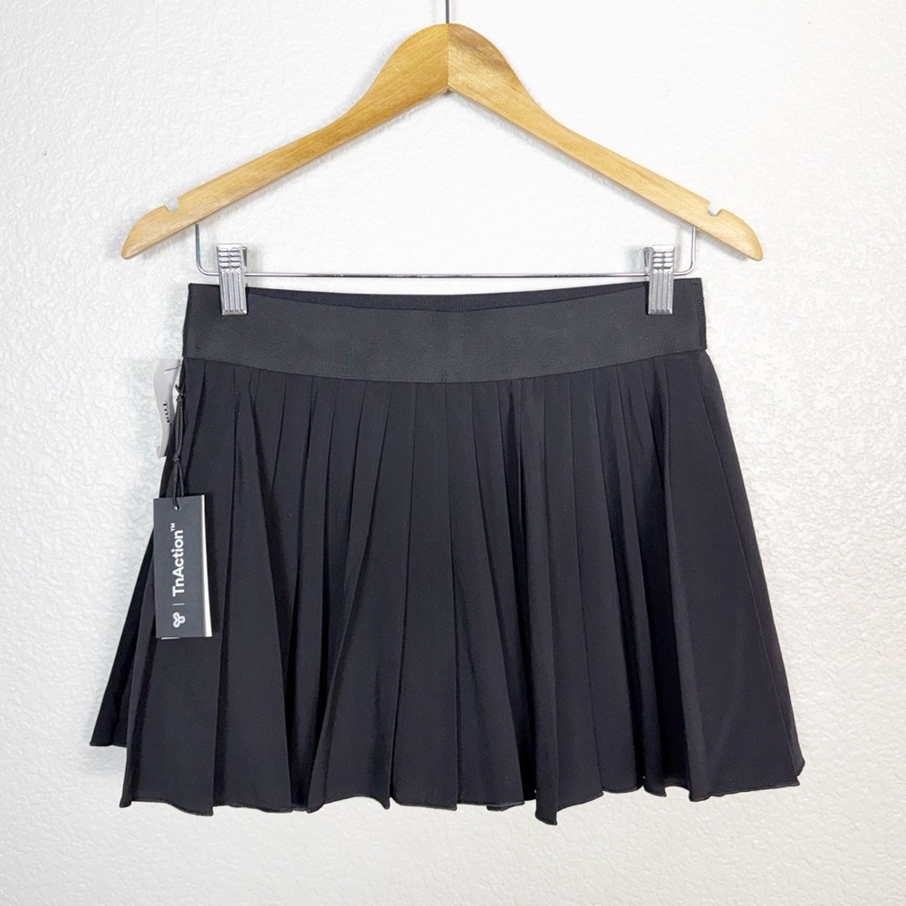 Aritzia TNA NWT Size M Womens Move Tennis Micro Pleated Mini Skort in Black